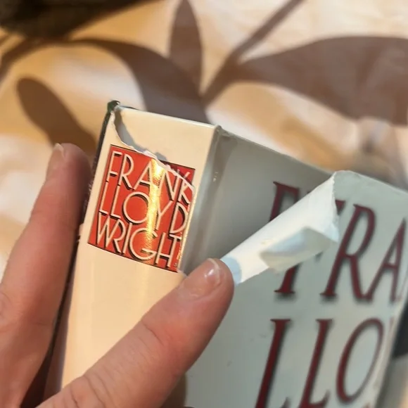 “Frank Lloyd Wright a visual encyclopedia” by Ian Thomson - Picture 3 of 8